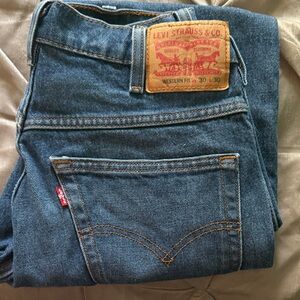 Levi's Men's Dark Blue Straight Jeans with Leather Patch